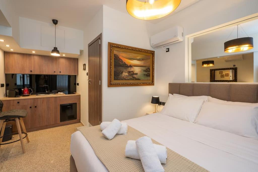 Dema Luxury Suites - Perikleous E6 Афины Экстерьер фото
