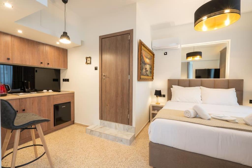 Dema Luxury Suites - Perikleous E6 Афины Экстерьер фото