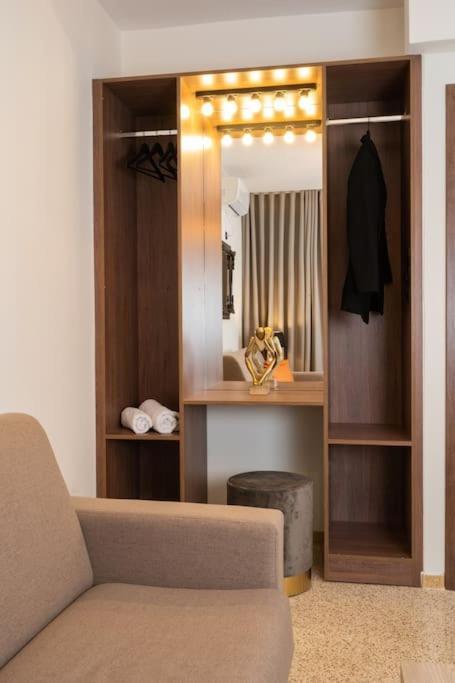 Dema Luxury Suites - Perikleous E6 Афины Экстерьер фото