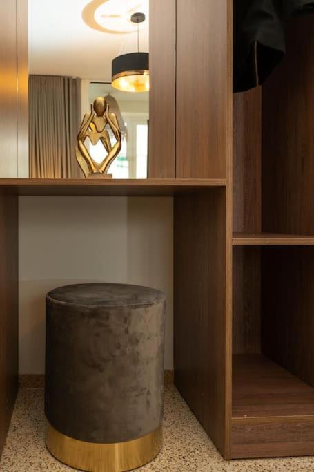 Dema Luxury Suites - Perikleous E6 Афины Экстерьер фото
