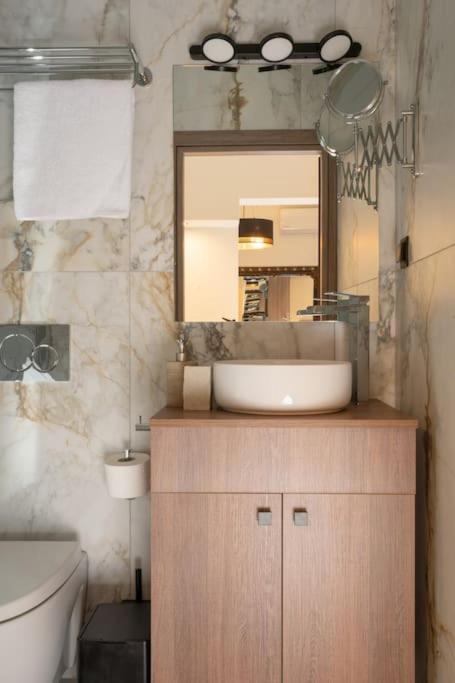 Dema Luxury Suites - Perikleous E6 Афины Экстерьер фото